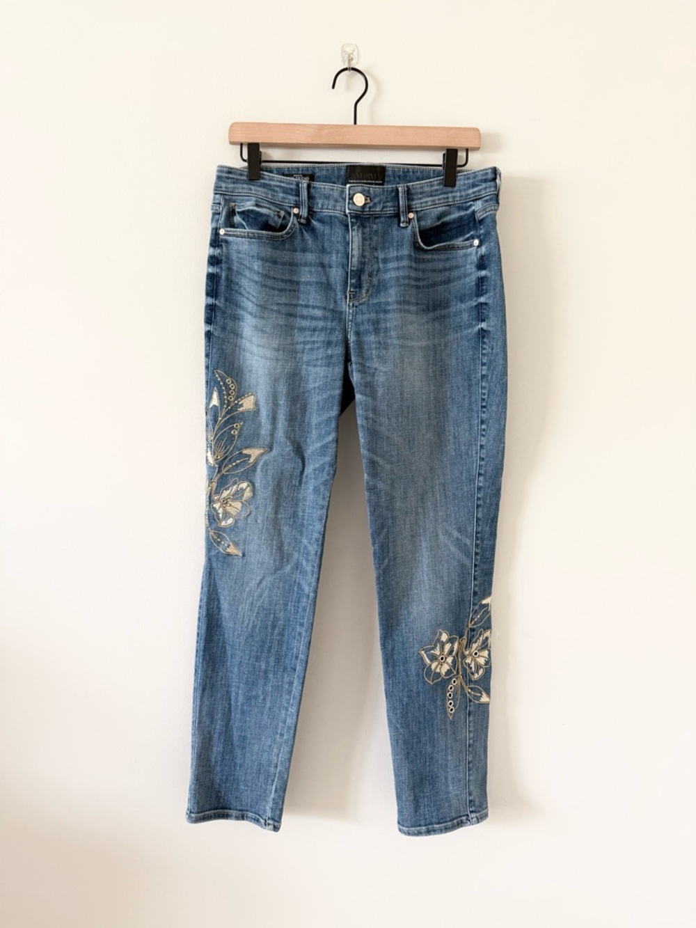 White House Black Market Girlfriend Jeans with Gold Floral Embroidery Size 6